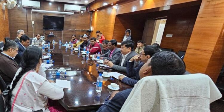 मुख्य निर्वाचन पदाधिकारी श्री के. रवि कुमार ने राज्य के अंतर्गत कार्यरत मान्यता प्राप्त राजनीतिक दलों के प्रतिनिधियों के साथ बैठक