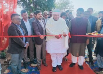 कृषि मंत्री बादल ने होटवार में बत्तख प्रजनन केन्द्र और अजोला शेड का किया उद्घाटन