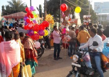 लोहरदगा में नए साल के उत्साह में डूबे लोग, पिकनिक स्थलों मे उमड़ी भीड़