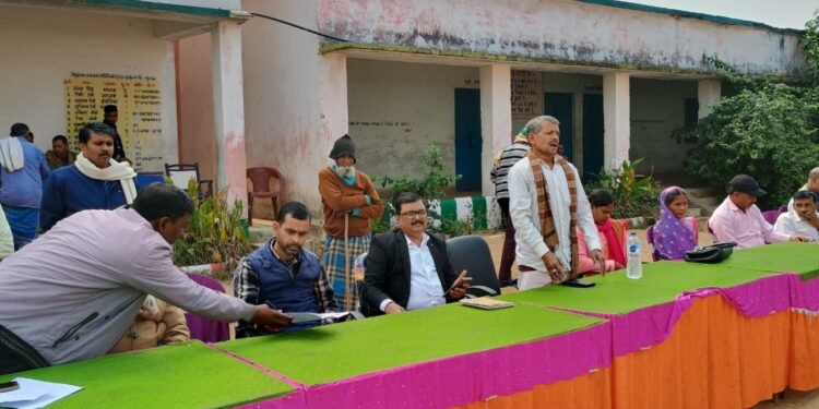 विकसित भारत संकल्प यात्रा के तहत जिले के विभिन्न प्रखंडों में जागरूकता रथ चलाकर दी जा रही है योजनाओं की जानकारी