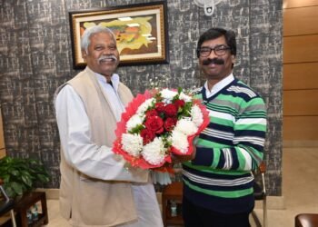 मुख्यमंत्री हेमन्त सोरेन से राज्यसभा सांसद-सह-जदयू के झारखंड प्रदेश अध्यक्ष खीरू महतो ने मुलाकात की