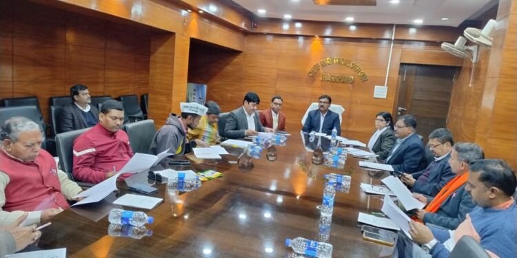 सीईओ ने की राजनीतिक दलों के प्रतिनिधियों के साथ बैठक, नव प्रकाशित मतदाता सूची एवं मतदाता पंजीकरण संबंधी आंकड़ों से कराया अवगत