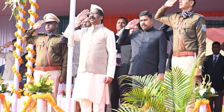 गणतंत्र दिवस परेड में एसएसबी-35 वाहिनी और झांकियों में पर्यटन विभाग की झांकी को पहला पुरस्कार