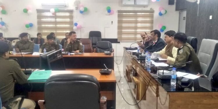 गढ़वा : लोकसभा आम निर्वाचन, 2024 की तैयारी के संदर्भ में अनुमण्डलवार समीक्षा बैठक का आयोजन