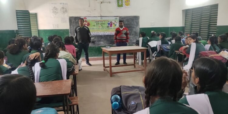 राजकीयकृत मुख्यमंत्री उत्कृष्ट बालिका विद्यालय गढ़वा में आयोजित किया गया फाइलेरिया जागरूकता अभियान