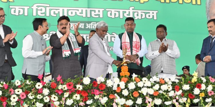 पलामू जिलान्तर्गत डाल्टेनगंज स्थित शिवाजी मैदान में “पलामू पाईपलाईन सिंचाई योजना” का शिलान्यास