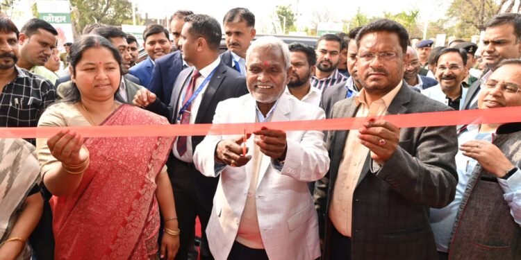 सरायकेला- खरसावां : मुख्यमंत्री ने खरकई नदी पर मरीन ड्राइव का किया शिलान्यास, नगर भवन का हुआ उद्घाटन