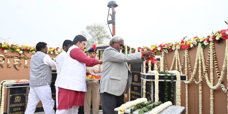 गढ़वा : पांच महत्वपूर्ण योजनाओं का उद्घाटन एवं महापुरुषों के प्रतिमाओं का अनावरण