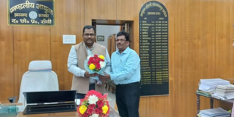 बाल किशुन मुण्डा , (भा.प्र.से. ) ने आज दक्षिणी छोटानागपुर प्रमंडल, रांची के आयुक्त का पदभार किया ग्रहण