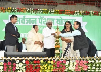 मुख्यमंत्री ने किया ऐलान – अब हर महीने आंगनबाड़ी सेविकाओं को 9500 रुपए और सहायिकाओं को 4750 रुपए मिल रहा मानदेय