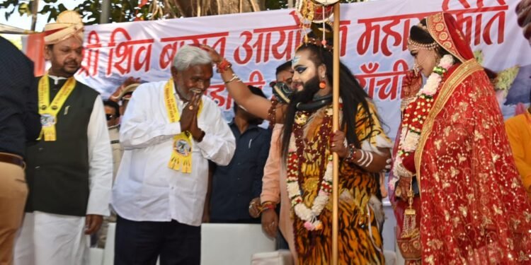 महाशिवरात्रि के अवसर पर पहाड़ी मंदिर परिसर में आयोजित “श्री शिव बारात” कार्यक्रम में सम्मिलित हुए मुख्यमंत्री श्री चम्पाई सोरेन