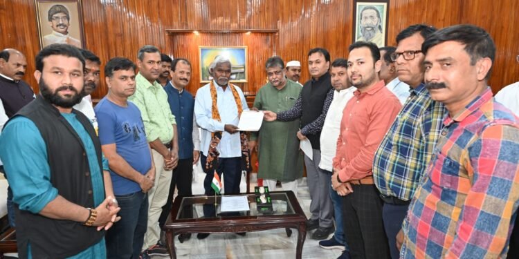 मुख्यमंत्री श्री चम्पाई सोरेन से बंगाली युवा मंच चैरिटेबल ट्रस्ट के प्रतिनिधिमंडल ने मुलाकात की