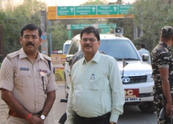 गढ़वा : जिला निर्वाचन पदाधिकारी-सह-उपायुक्त ने लोकसभा आम निर्वाचन 2024 को लेकर सीमावर्ती राज्यों एवं जिलों में बने चेक पोस्ट का औचक निरीक्षण किया