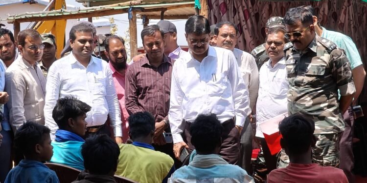 जिला निर्वाचन पदाधिकारी एवं पुलिस अधीक्षक ने क्षेत्र के लोगों से भयमुक्त माहौल में नैतिक रूप से मतदान करने का किया अपील