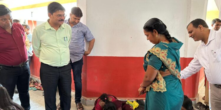 आज जिला साक्षरता समिति, गढ़वा के तत्वावधान में स्वीप कोषांग के द्वारा नैतिक मतदान एवं EVM VVPAT के संबंध में जागरूक करने हेतु कार्यशाला का आयोजन किया गया