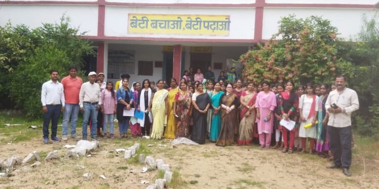 आज दिनांक- 13 अप्रैल 2024 को गोपीनाथ सिंह महिला कॉलेज गढ़वा में स्वीप कोषांग गढ़वा के द्वारा मतदाता जागरूकता सह नैतिक मतदान कार्यक्रम का आयोजन किया गया