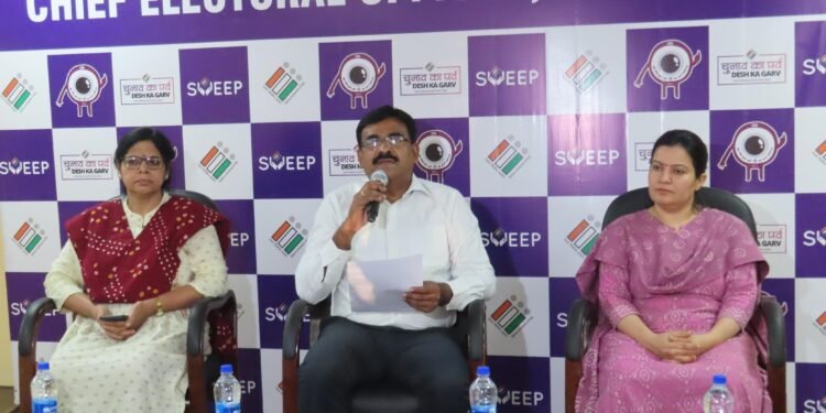 चुनाव आयोग की डमी कैंडिडेट पर रहेगी सख्त नजर, होगी कड़ी कार्रवाई, सख्त कार्रवाई का निर्देश दिया गया