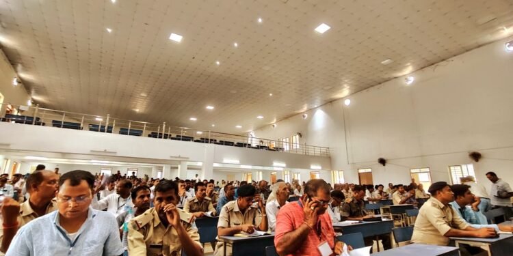 गढ़वा : जिला निर्वाचन पदाधिकारी सह उपायुक्त शेखर जमुआर के आदेश पर गढ़वा जिले के संपूर्ण क्षेत्र में शुष्क दिवस घोषित