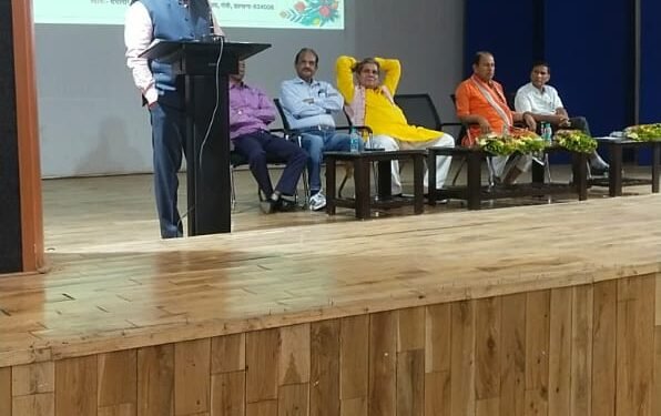 डीएसपीएमयू में स्नातकोत्तर हिंदी विभाग द्वारा सेमिनार का आयोजन