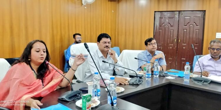 गढ़वा – लोकसभा आम चुनाव 2024 के तहत माइक्रो ऑब्ज़र्वर को दिए जा रहे प्रशिक्षण कार्यक्रम में सामान्य प्रेक्षक, रेम्या मोहन मुददत्त (भा०प्र०से०) द्वारा उत्तरदायित्व पूर्ण कार्य करने हेतु दिए गए महत्वपूर्ण निदेश