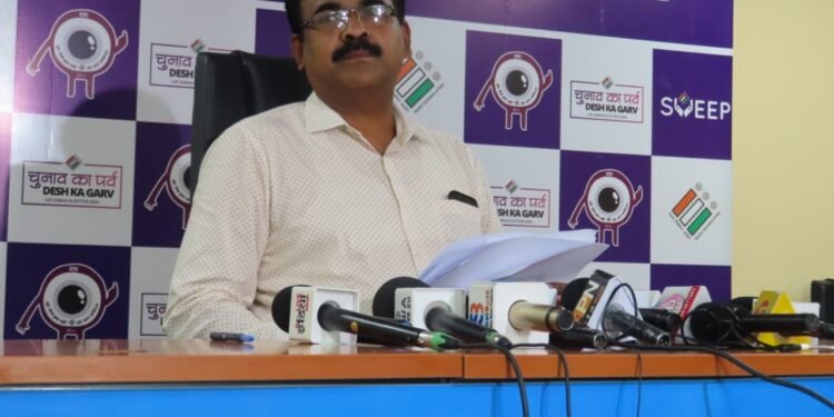 रांची : चौथे चरण के सभी चार संसदीय निर्वाचन क्षेत्रों में पुरुषों से अधिक महिलाओं ने डाले वोट, मतदान प्रतिशत बढ़ाने के लिए हर संभव उपाय कर रहा निर्वाचन आयोग