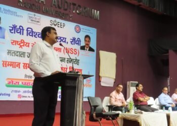 चुनाव के दिन प्रत्येक मतदाता घर से निकले और मतदान करे, इसके लिए प्रेरित करें एन.एस.एस स्वयंसेवक : के. रवि कुमार