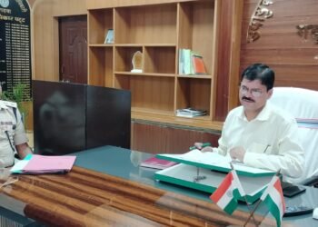 उपायुक्त शेखर जमुआर की अध्यक्षता मे आधार निगरानी समिति की बैठक सम्पन्न