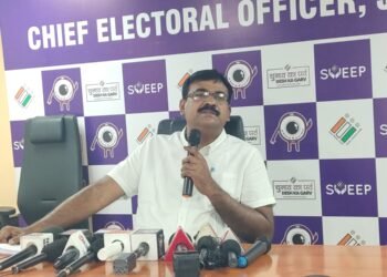 रांची : सातवें चरण के तहत तीन संसदीय निर्वाचन क्षेत्रों का मतदान प्रतिशत 70.88 रहाः के. रवि कुमार