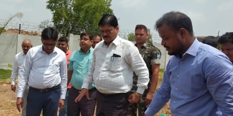 गढ़वा : विश्व पर्यावरण दिवस पर उपायुक्त समेत जिला स्तरीय वरीय पदाधिकारियों ने पौधारोपण कर दिया जागरूकता का संदेश