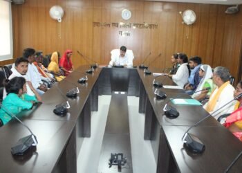 गढ़वा – उपायुक्त ने जनता दरबार के माध्यम से सुनी आमजनों की समस्याएं