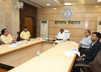 मुख्यमंत्री ने किसानों के एनपीए माफी के लिए बैंकों से बातचीत करने का अधिकारियों को दिया निर्देश