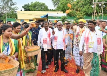 घाटशिला : मुख्यमंत्री चम्पाई सोरेन माझी परगना महाल के 14वें महासम्मेलन में मुख्य अतिथि के रूप में हुए शामिल