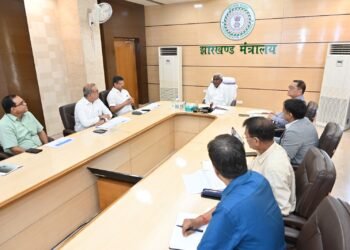 मुख्यमंत्री चम्पाई सोरेन ने जल संसाधन विभाग की योजनाओं को लेकर वरीय अधिकारियों के साथ की उच्च स्तरीय बैठक, दिए अहम निर्देश