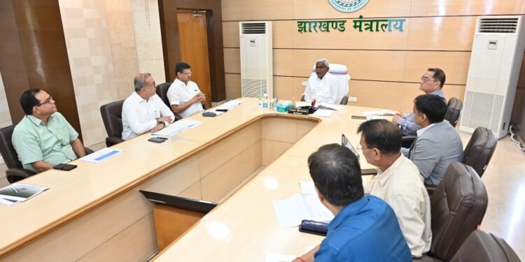 मुख्यमंत्री चम्पाई सोरेन ने जल संसाधन विभाग की योजनाओं को लेकर वरीय अधिकारियों के साथ की उच्च स्तरीय बैठक, दिए अहम निर्देश