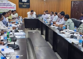 गढ़वा : उपायुक्त, गढ़वा शेखर जमुआर की अध्यक्षता में समाहरणालय के सभागार में स्वच्छ भारत मिशन के तहत एक दिवसीय कार्यशाला का आयोजन