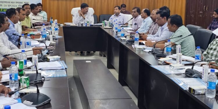 गढ़वा : उपायुक्त, गढ़वा शेखर जमुआर की अध्यक्षता में समाहरणालय के सभागार में स्वच्छ भारत मिशन के तहत एक दिवसीय कार्यशाला का आयोजन