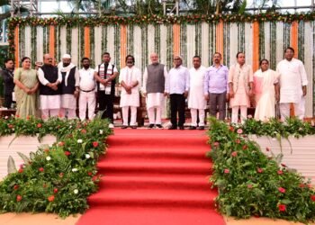 11 मंत्रियों को राज्यपाल सीपी राधाकृष्णन ने दिलाई झारखंड राज्य मंत्री पद की शपथ, बिरसा मंडप में हुआ आयोजन