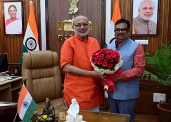 राज्यपाल सी.पी. राधाकृष्णन से डॉ. श्यामा प्रसाद मुखर्जी विश्वविद्यालय के कुलपति डॉ. तपन कुमार शांडिल्य ने मुलाकात की