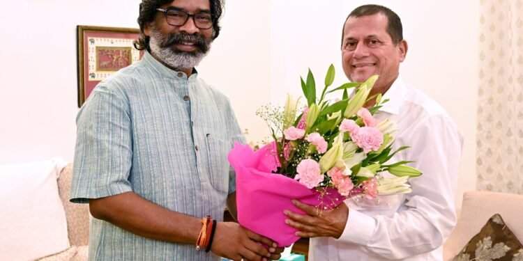 मुख्यमंत्री हेमन्त सोरेन से प्रसिद्ध शिक्षाविद एवं केआईआईटी ग्रुप ऑफ इंस्टीट्यूशंस के संस्थापक डॉ. अच्युत सामंत ने मुलाकात की