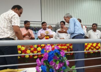 गढ़वा : “कोई न छूटे अबकी बार, शिक्षा है सबका अधिकार” स्लोगन के साथ टाउन हॉल में स्कूल रुआर 2024 उन्मुखीकरण कार्यशाला का हुआ आयोजन