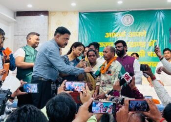 मुख्यमंत्री हेमन्त सोरेन के निर्देश और पहल पर दक्षिण अफ्रीका में फंसे झारखण्ड के 27 कामगारों की हुई घर वापसी