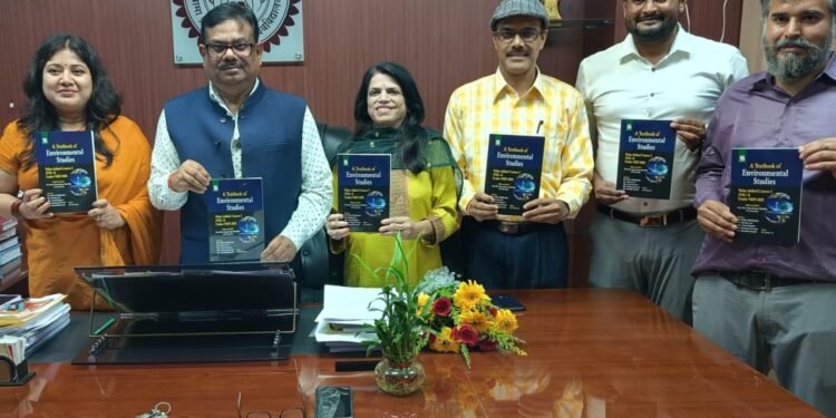 डॉ श्यामा प्रसाद मुखर्जी विश्वविद्यालय के द्वारा नई शिक्षा नीति के तहत कई पुस्तकों का प्रकाशन