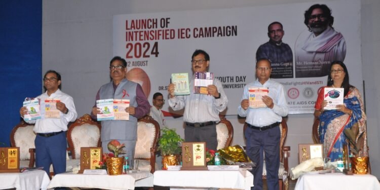 एचआईवी मरीजों के साथ भेदभाव मिटाने के लिए लोगों को किया जाएगा जागरूक