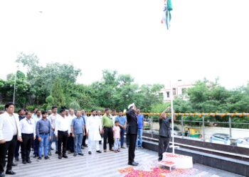 78वें स्वतंत्रता दिवस पर दिल्ली स्थित झारखंड भवन में लहराया गया तिरंगा