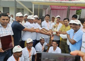 गढ़वा : स्वतंत्रता दिवस के अवसर पर फैंसी फुटबॉल का हुआ आयोजन