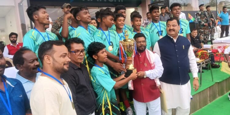 खूँटी के “प्रोजेक्ट उत्कर्ष: सेंटर ऑफ एक्सीलेंस फॉर स्पोर्ट्स” की हॉकी टीमों ने नेहरू कप में राज्य स्तर पर जीत हासिल कर जिला का किया नाम रौशन