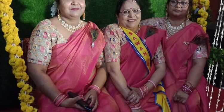 सीसीएल वाइफ ऑफिसर्स का सावन मेला संपन्न, निर्मला सिंह को पहनाया गया सावन क्वीन का ताज