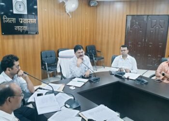 गढ़वा : उपायुक्त की अध्यक्षता में राशन वितरण संबंधी समीक्षात्मक बैठक संपन्न