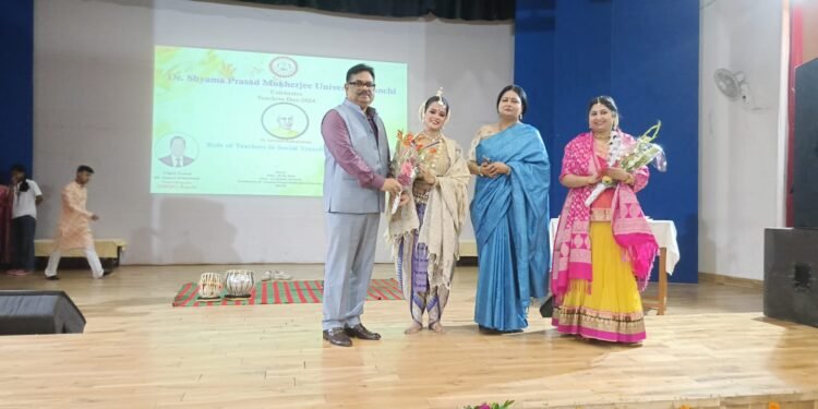 डीएसपीएमयू में शिक्षक दिवस का आयोजन,एक पुस्तक, एक कलम और एक शिक्षक पूरे विश्व में बदलाव का प्रतीक – डॉ तपन कुमार शांडिल्य