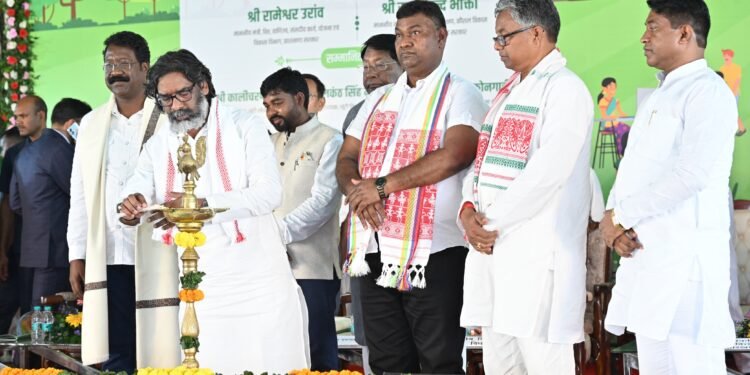 मुख्यमंत्री हेमन्त सोरेन ने खूंटी में दी 734 करोड़ की योजनाओं की सौगात